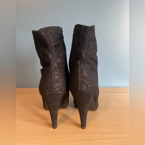 Black Floral Lace Boots - Picture 4 of 10